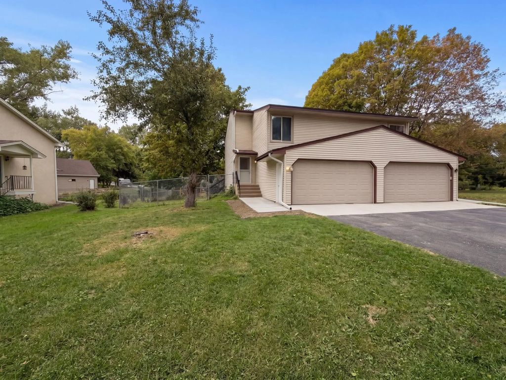 15391 Trillium Circle, Eden Prairie