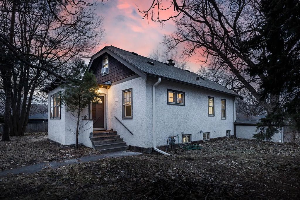 4900 Old Cedar Lake Road, Saint Louis Park