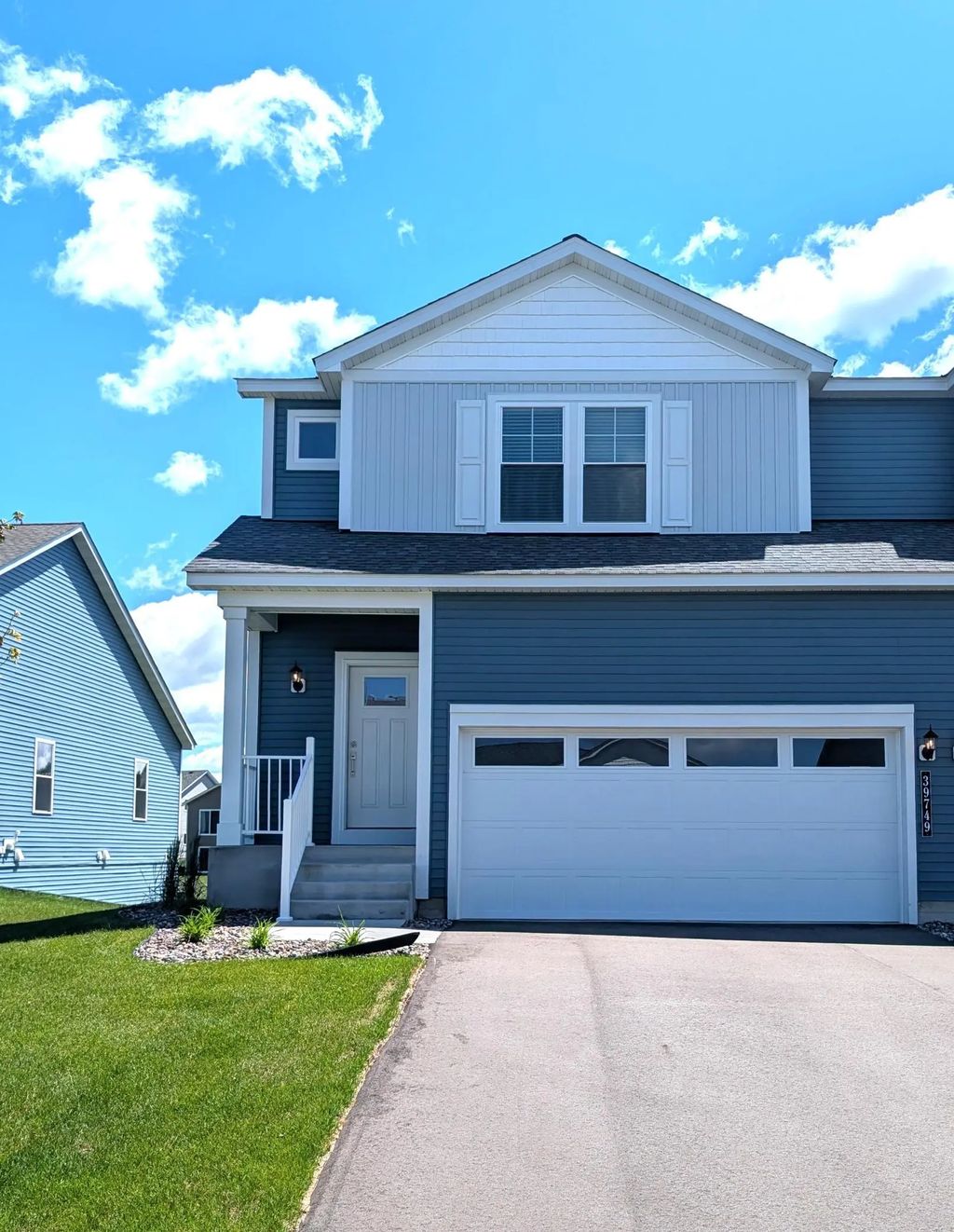 39749 Fallbrook Avenue, North Branch
