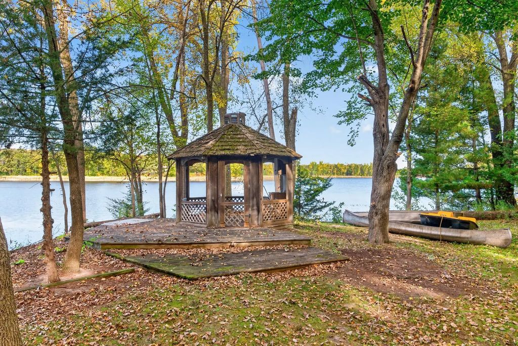 7694 89th Avenue Se, Clear Lake