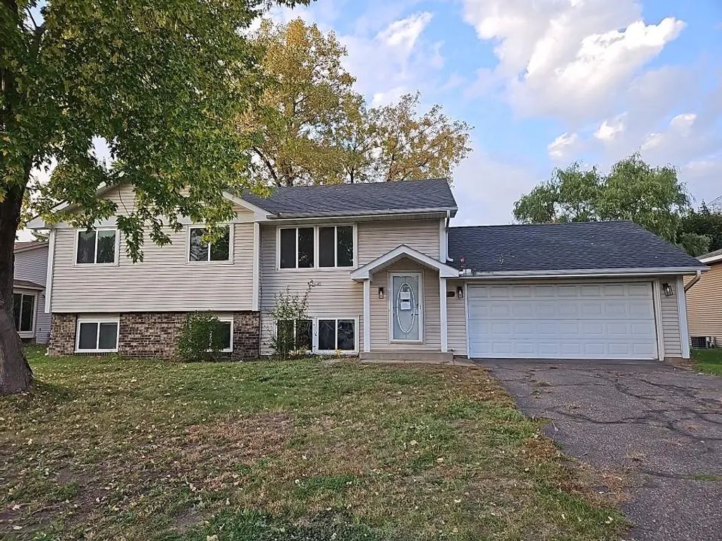 2508 93rd Way, Brooklyn Park