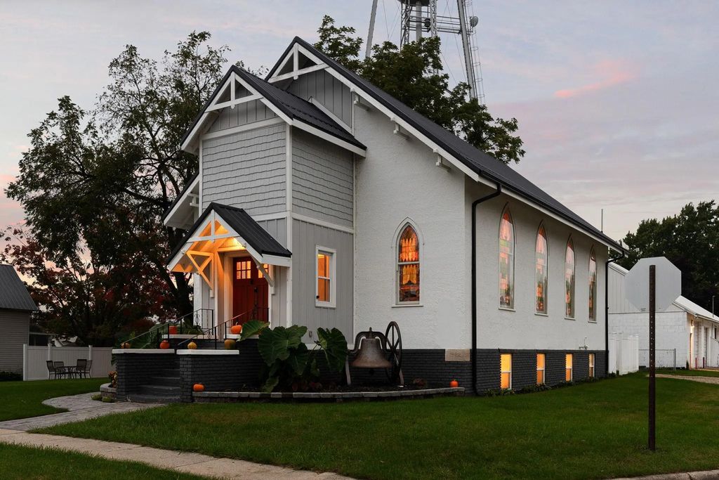 101 1st Street Se, Rose Creek