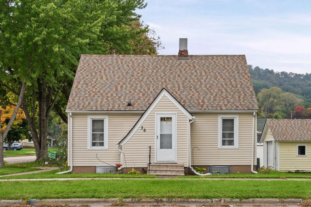 36 S Elm Street, La Crescent