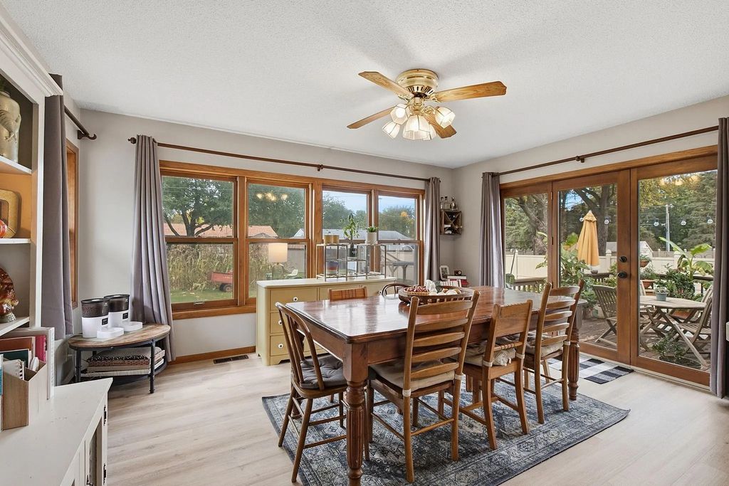1016 Jackson Street S, Shakopee