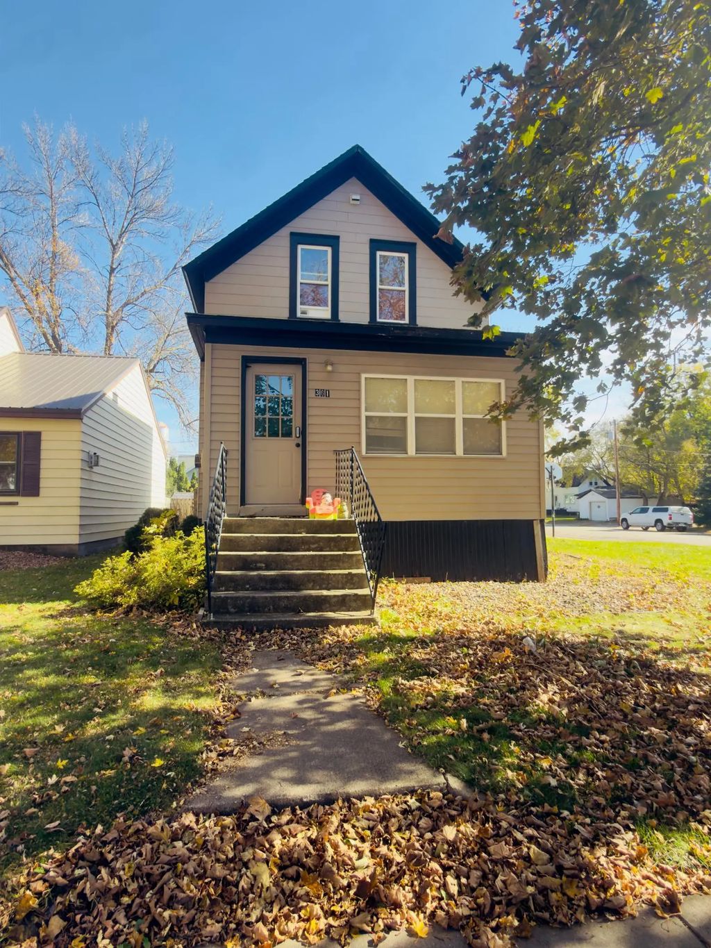 361 S 9th Street, Bird Island