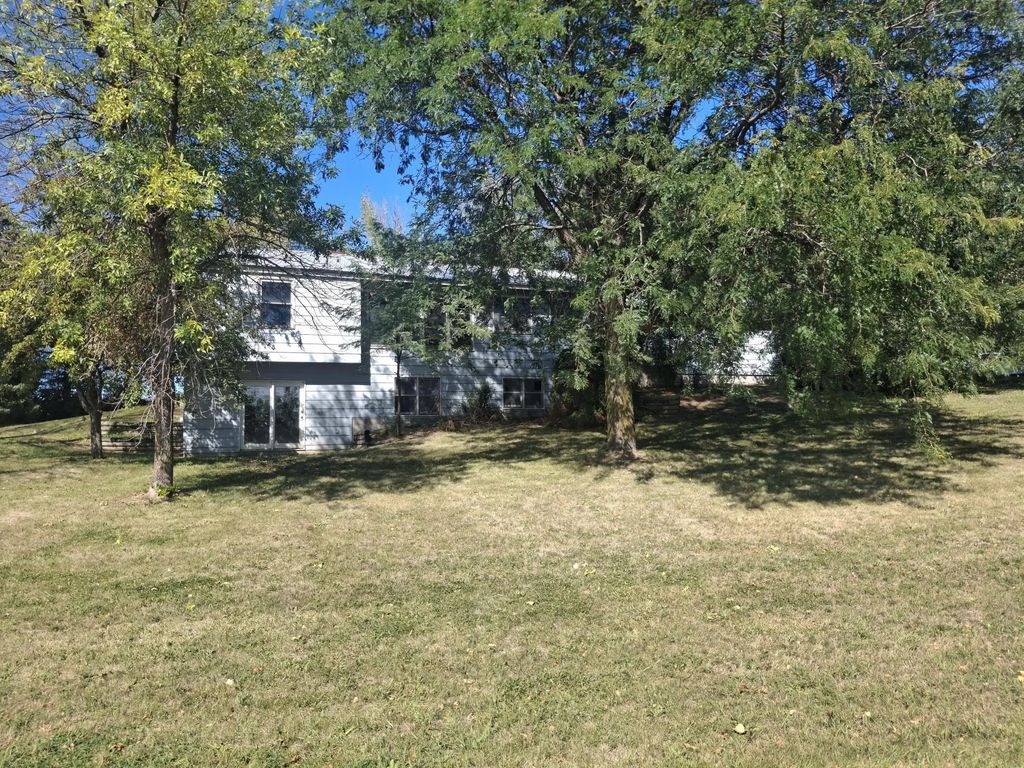 13485 County Road 43, Cologne
