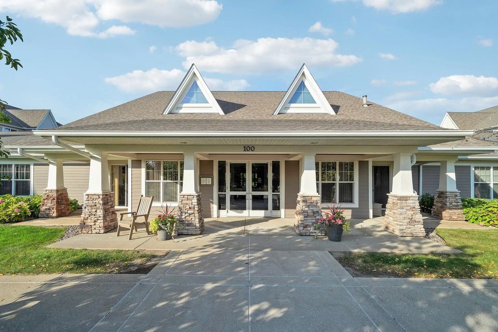 100 Clydesdale Trail 128, Medina