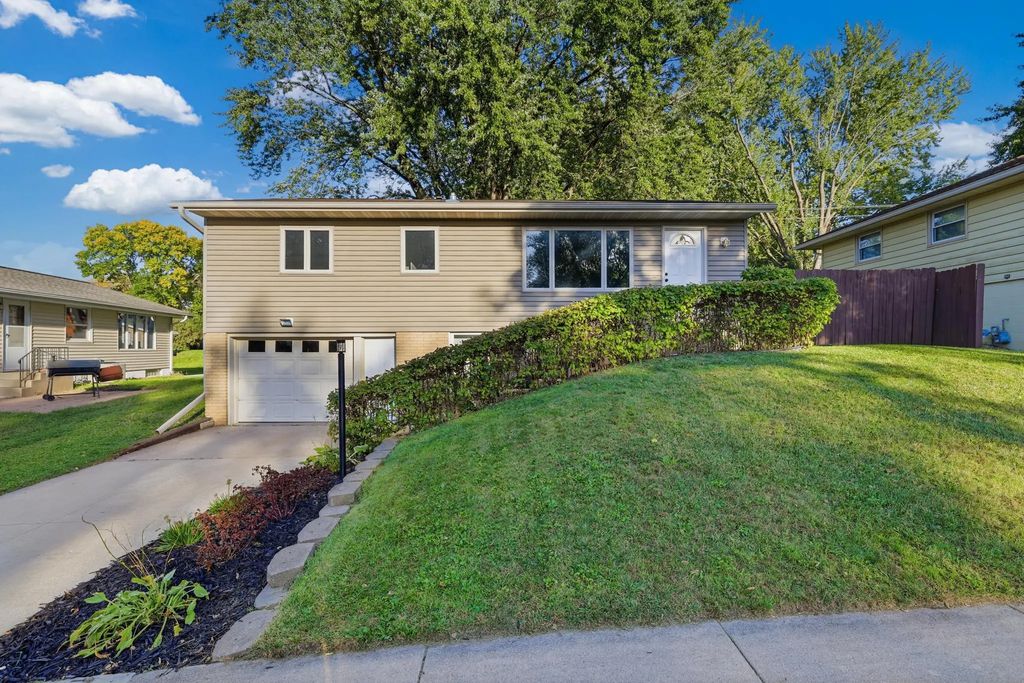 2642 11th Avenue Nw, Rochester