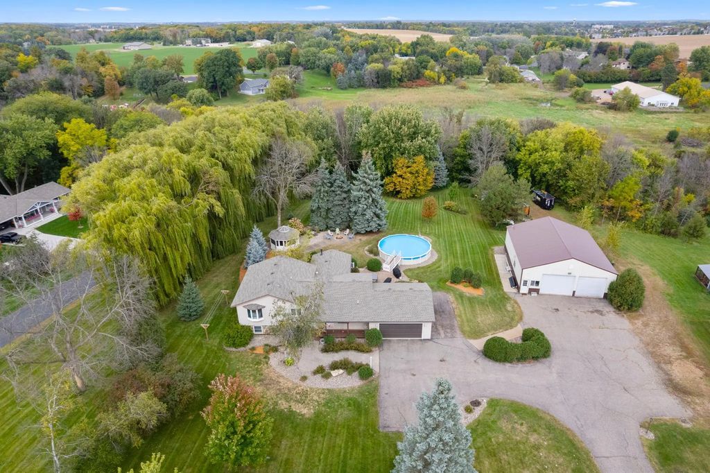 655 Hillside Road Se, New Prague