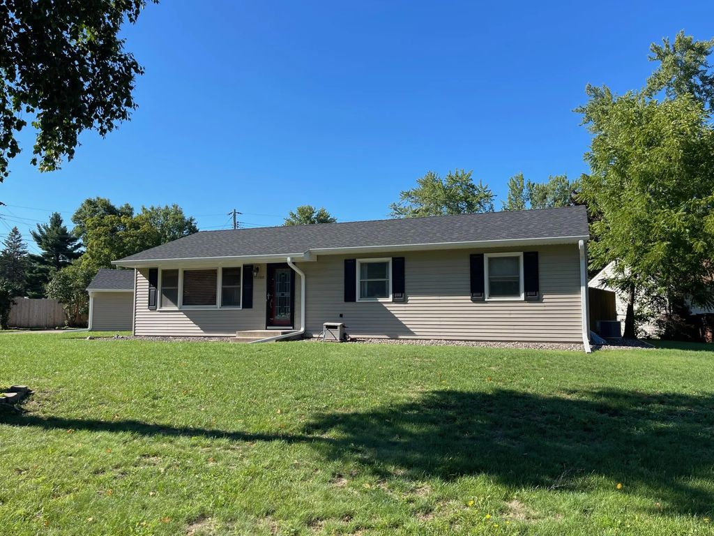 2360 Spruce Place, White Bear Lake