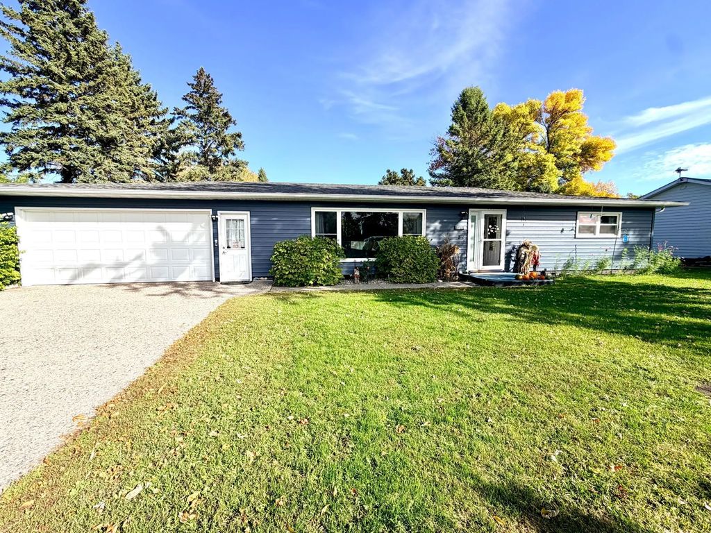 1318 Sunny Street, Crookston
