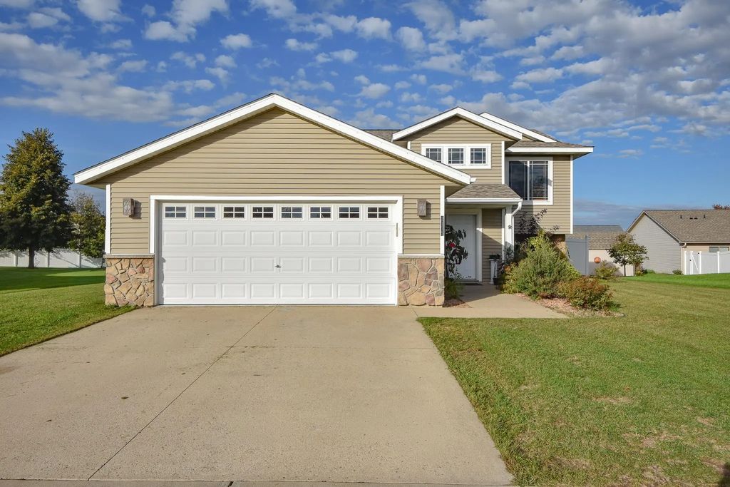 2175 67th Avenue N, Saint Cloud
