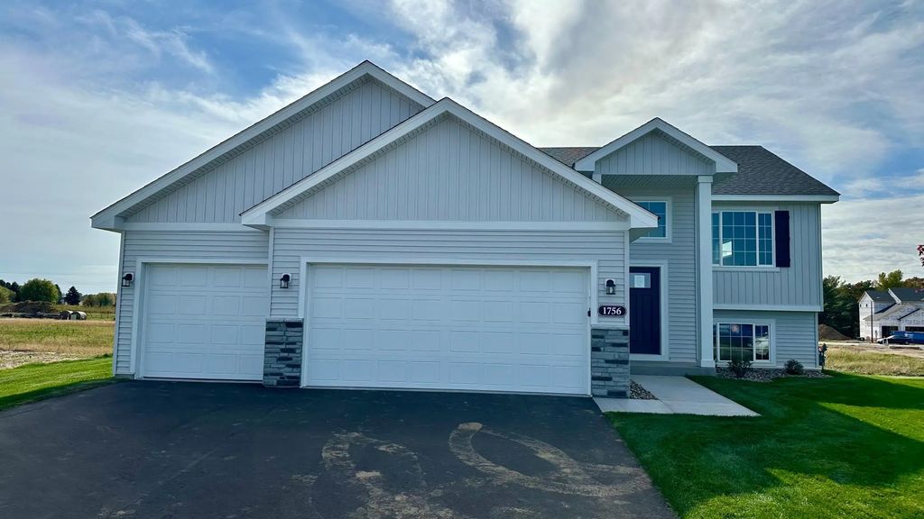 1756 Squirrel Way, New Richmond