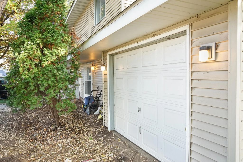 1438 109th Lane Nw, Coon Rapids