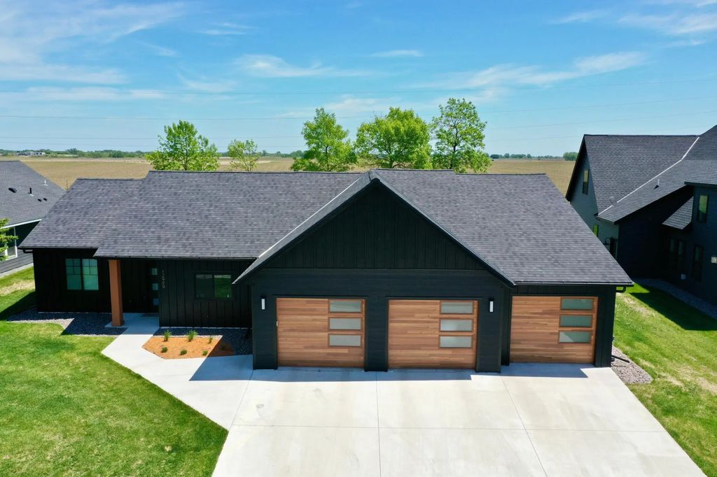 12989 134th Avenue Ne, Spicer