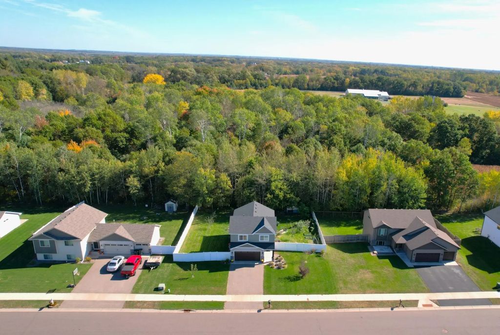 38377 Hunters Ridge Trail, North Branch