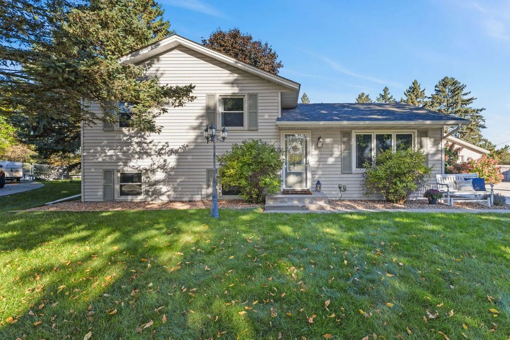 18278 Everton Court, Farmington