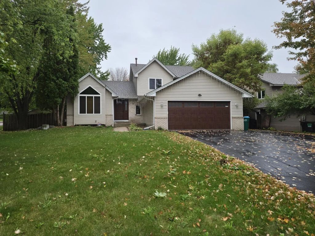 1621 Knox Circle, Burnsville