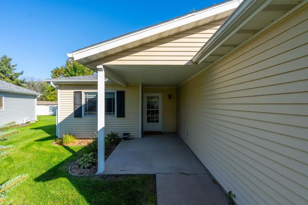 425 Fieldcrest Lane, Sartell
