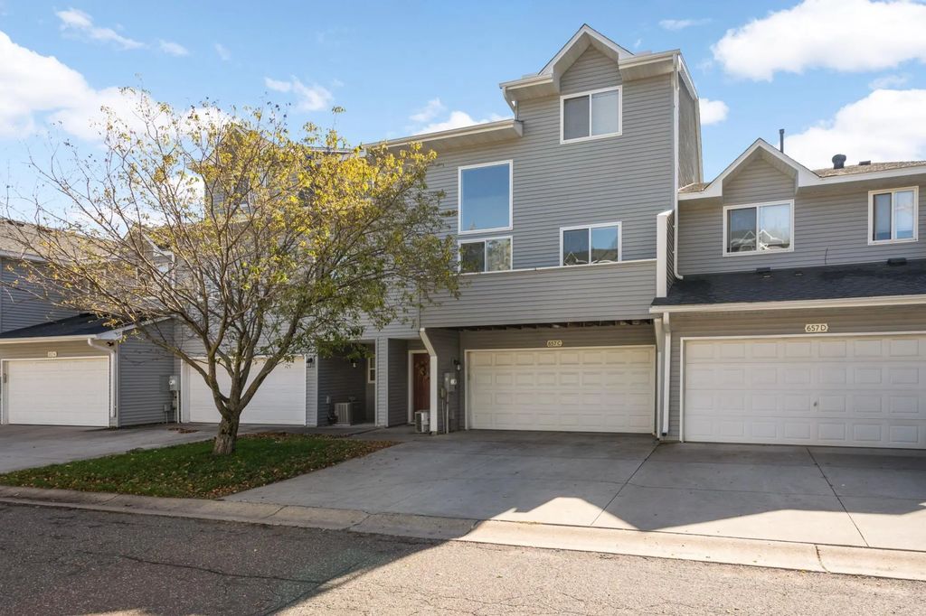 657 Kingfisher Lane C, Woodbury