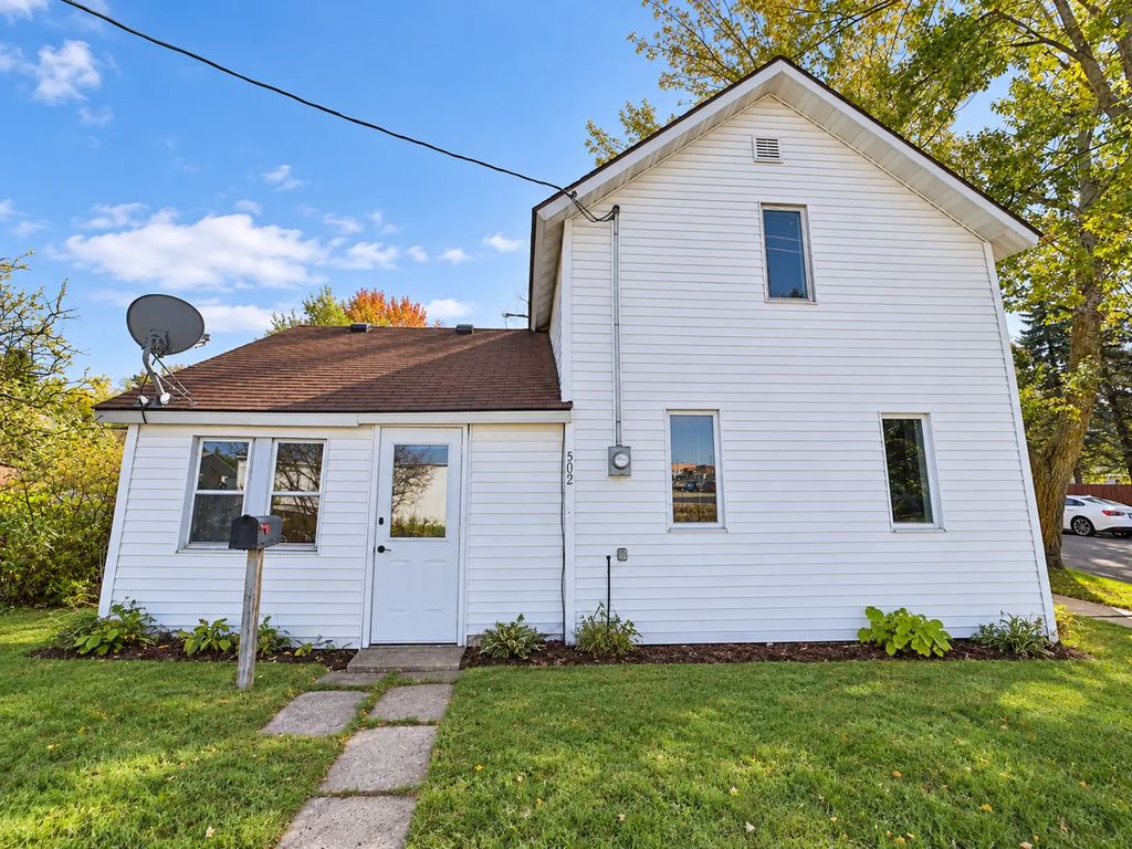 502 Wisconsin Avenue Se, Staples