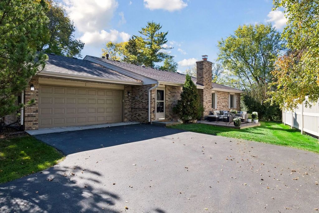 4546 Aspenwood Trail, Minnetonka