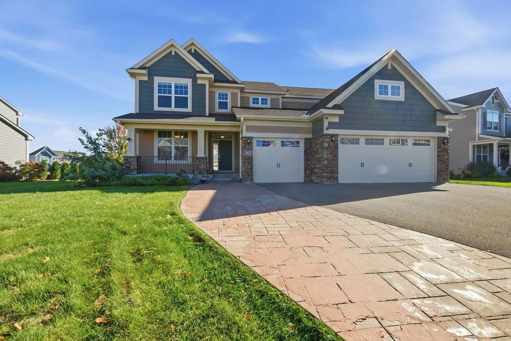 18121 Goldfinch Way, Lakeville