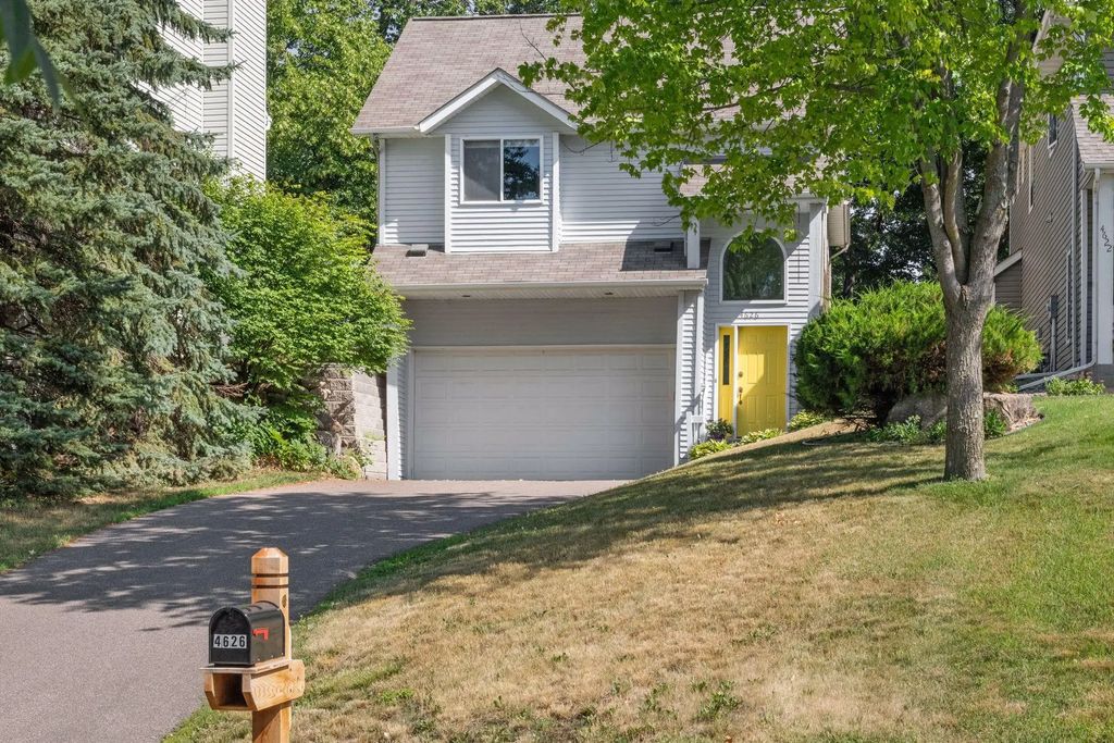 4626 Kildare Road, Mound