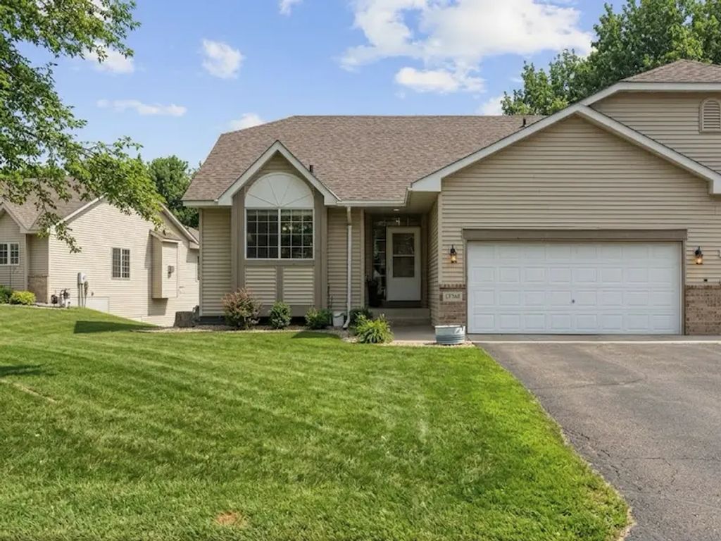 13761 Dorothy Drive, Rogers