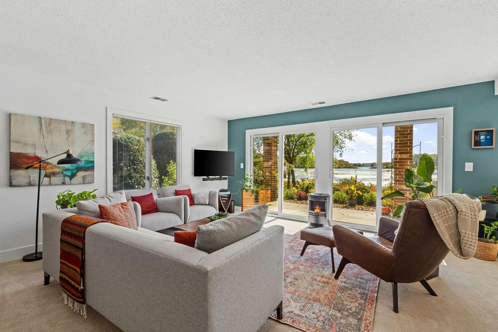 1299 Black Oaks Court N 1a, Plymouth