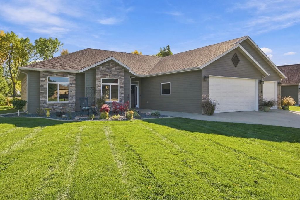 3823 43rd Avenue S, Moorhead