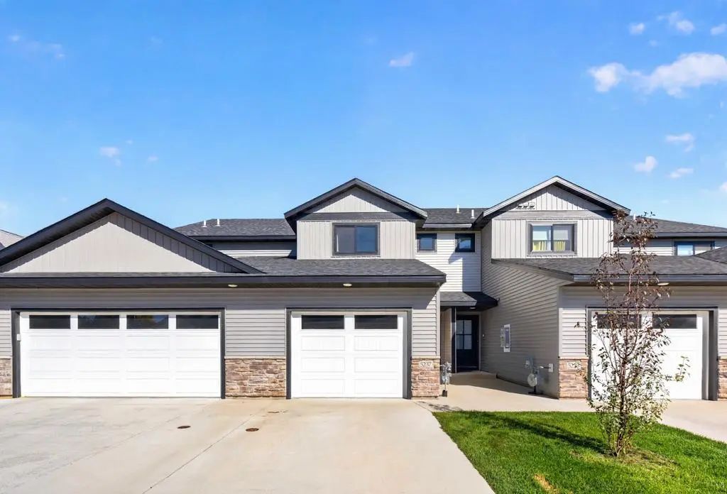 5237 Harvest Square Place Nw, Rochester