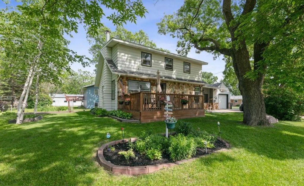 140 2nd Avenue N, Waite Park