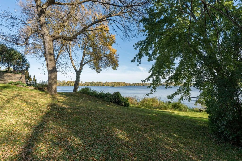 25076 Swedes Bay Lane, Elysian