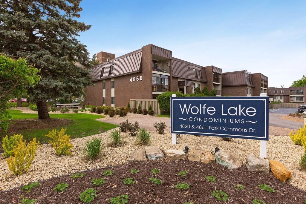 4820 Park Commons Drive 118, St Louis Park