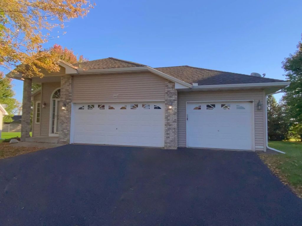 11452 17th Place Ne, Saint Michael