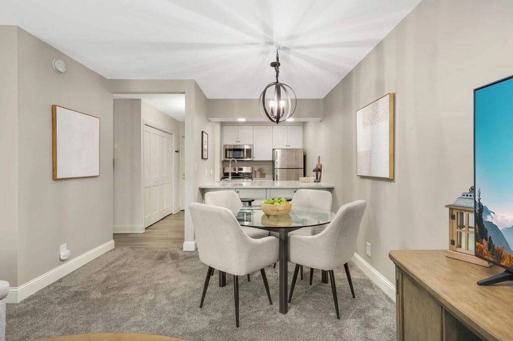 6710 Vernon Avenue S 409, Edina
