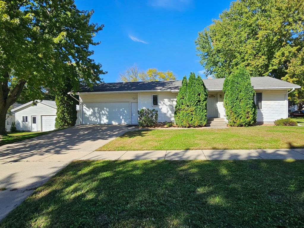202 Rice Street Nw, Sleepy Eye