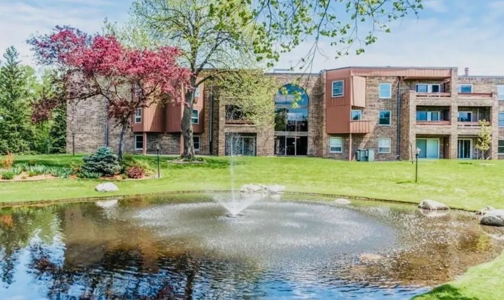 2230 Midland Grove Road 305, Roseville