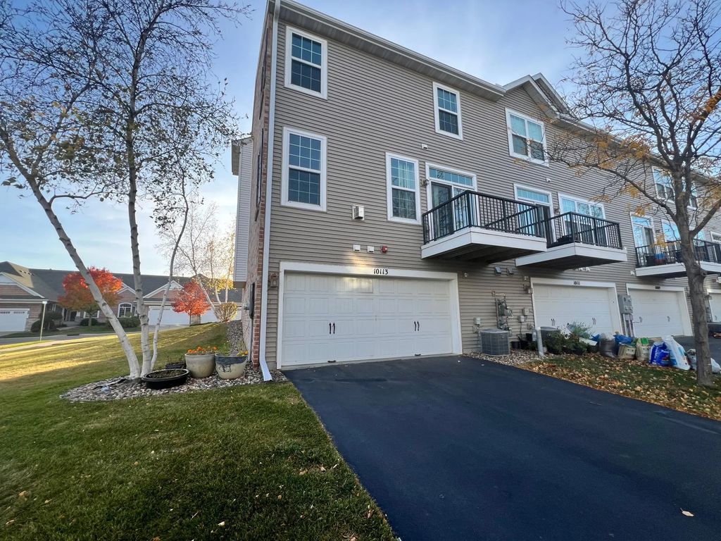 10113 Indigo Drive, Eden Prairie