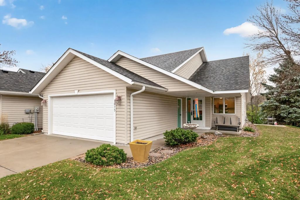 1075 Regency Court, Hastings