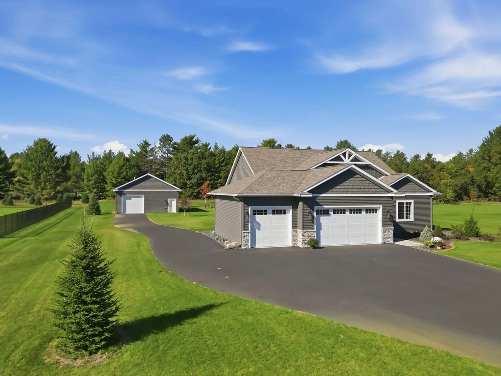 S8714 Mertinke Landing, Eleva