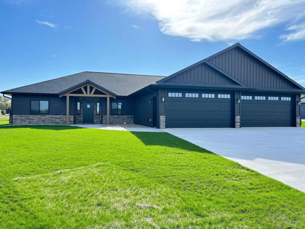 407 Halfaday Drive, Sauk Centre