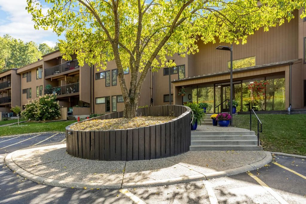 705 E Burnsville Parkway 114, Burnsville