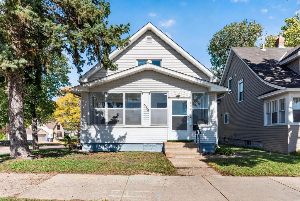 979 Saint Anthony Avenue, Saint Paul