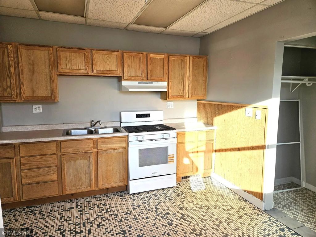 150 Main Street S 8, Pine City
