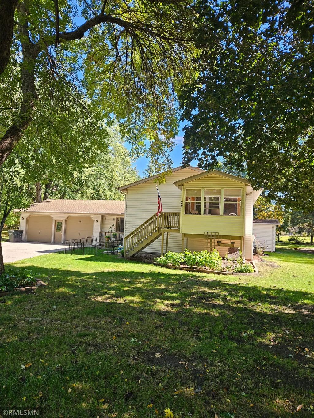 24 Willow Circle, Annandale