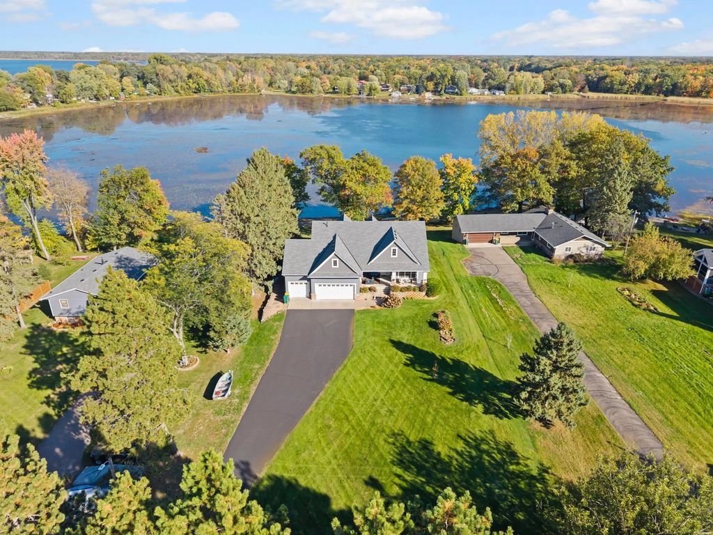 17447 Interlachen Drive Ne, Ham Lake