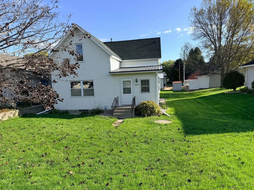1223 S Jefferson Street, New Ulm