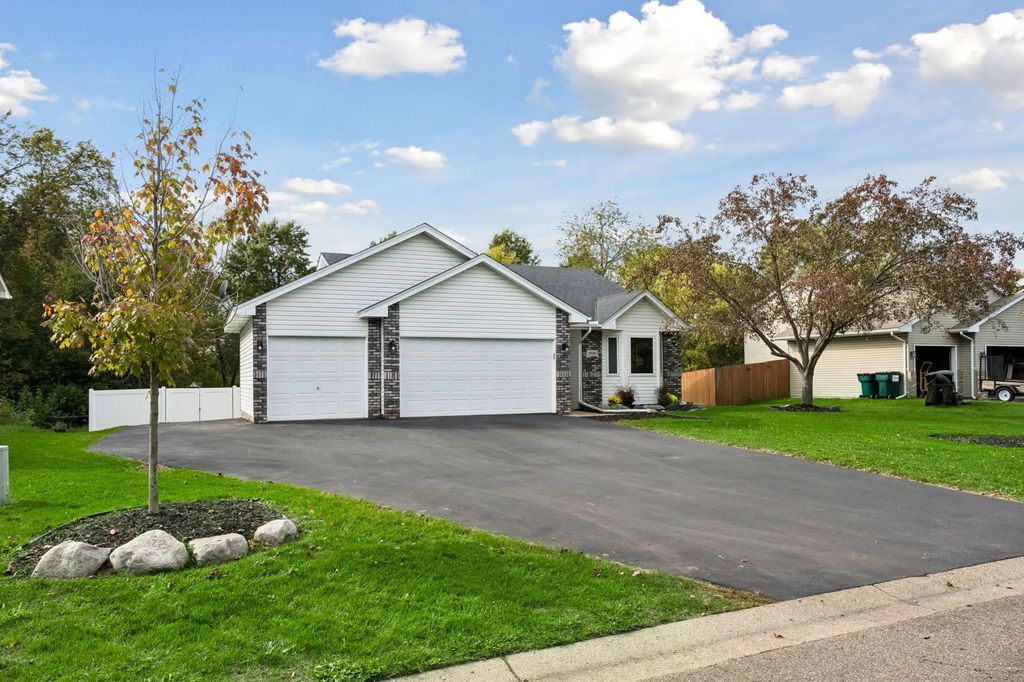 8986 Waconia Street Ne, Blaine